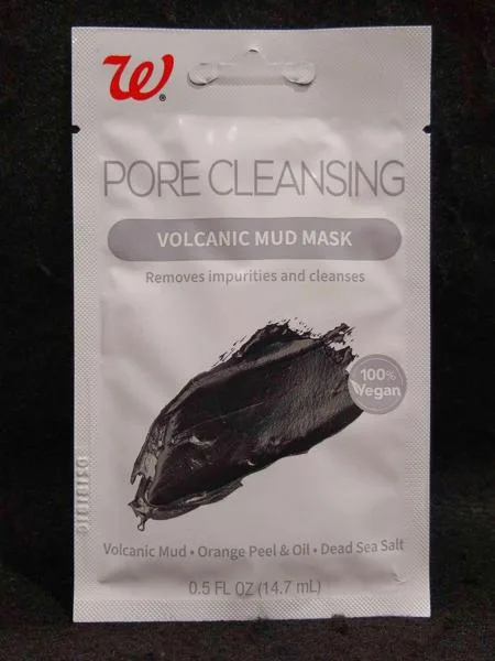 Pore Cleansing Volcanic Mud Mask