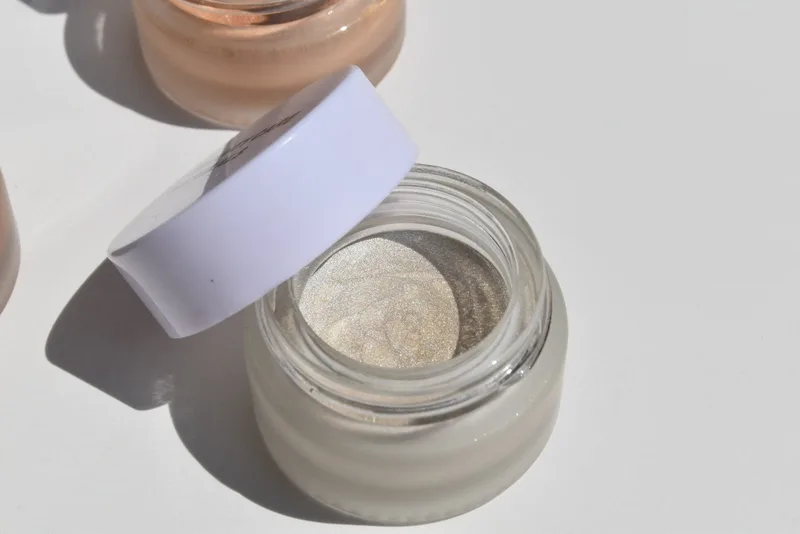 Dewy Highlighter, Dewy Pearl