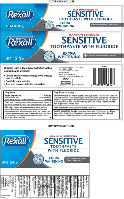 Maximum Strength Sensitive Toothpaste With Fluoride, Extra Whitening