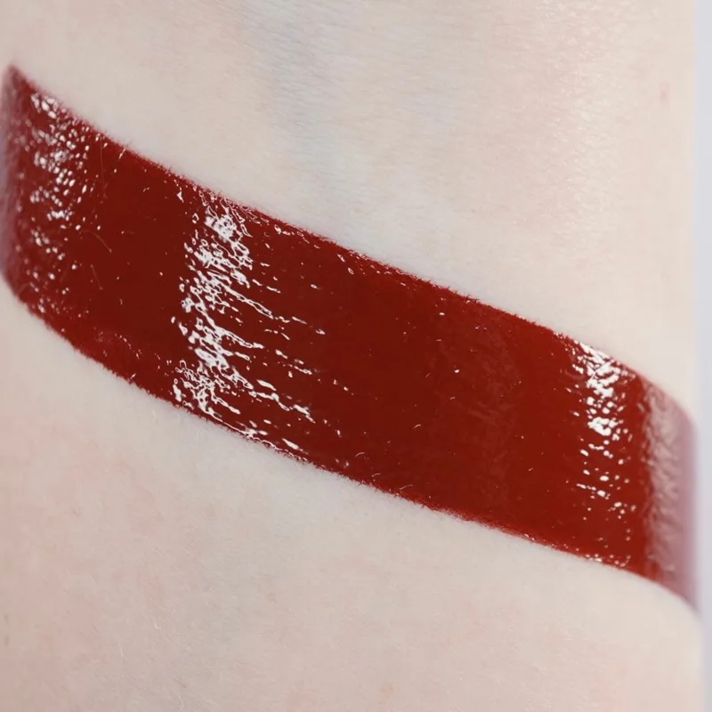 Lip Cream, Lesley