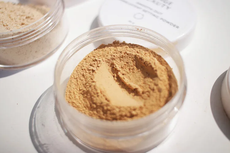 Smooth Out Powder, Golden Light