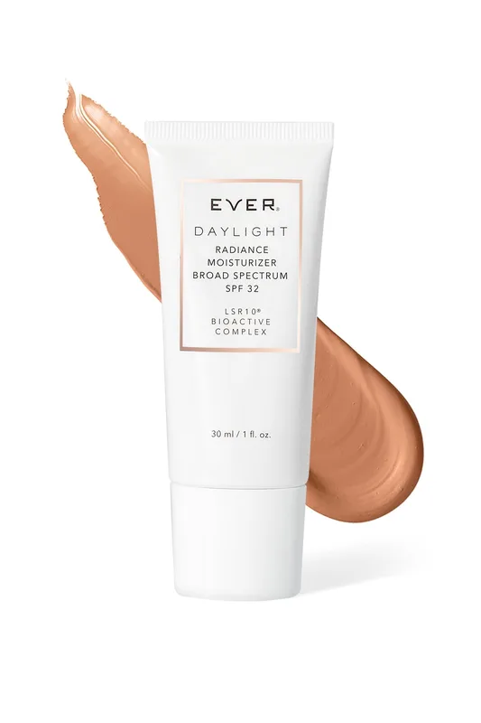 Daylight Radiance Moisturizer, Tan, SPF 32