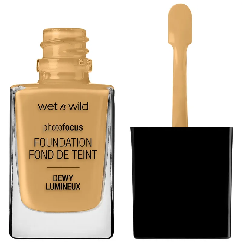 Photo Focus Dewy Foundation, Desert Beige
