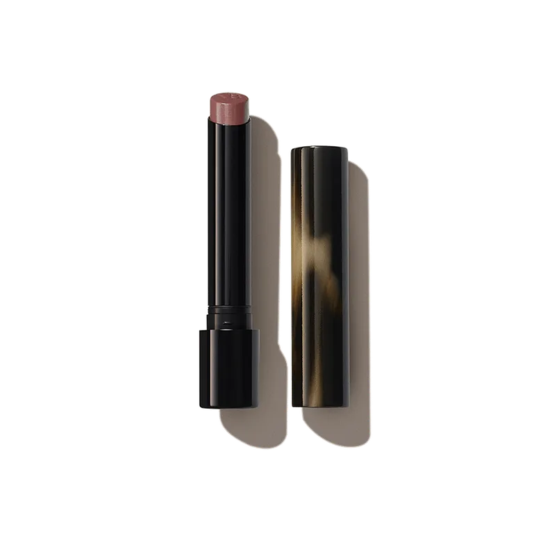 Posh Lipstick, Pose