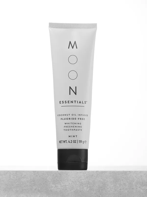 Essentials Whitening Freshening Toothpaste, Mint