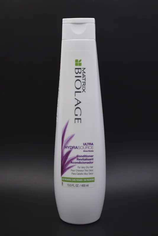 by Matrix Ultra Hydrasource Conditioner, Aloe (2019 formulation)
