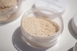 Smooth Out Powder, Light (2020 formulation)