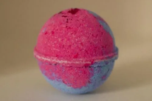 Madly in Love in 'Macon' Bath Bomb (2020 formulation)